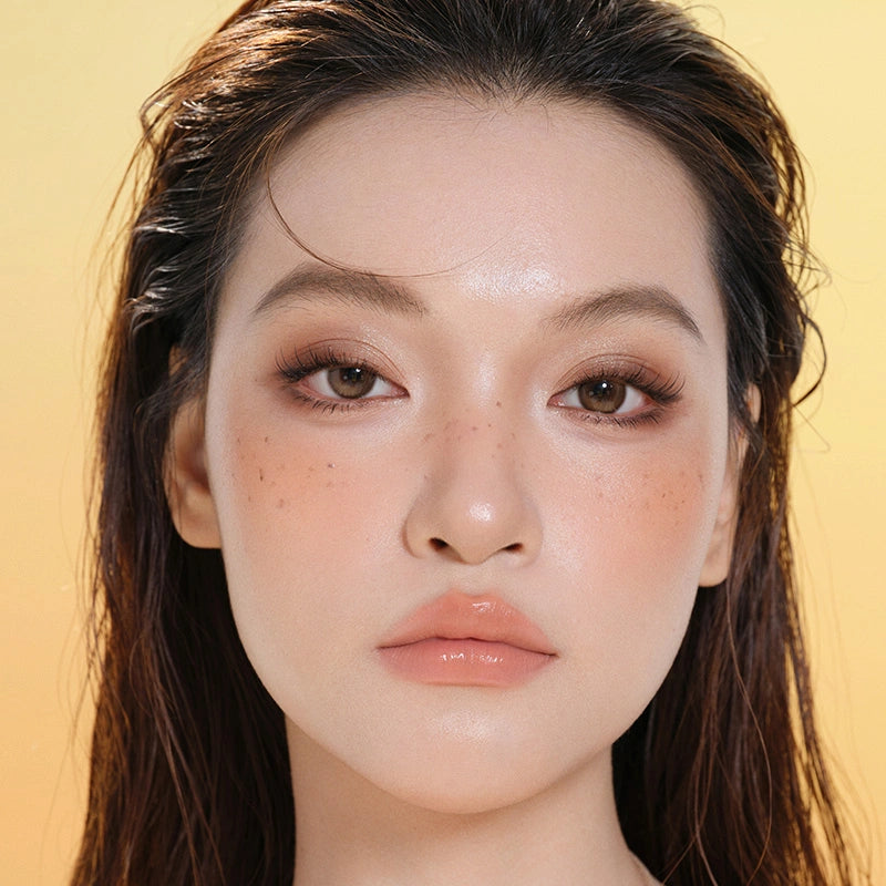 Model Wearing Judydoll Play Color ALL-IN-ONE Palette #02 Orange Brown