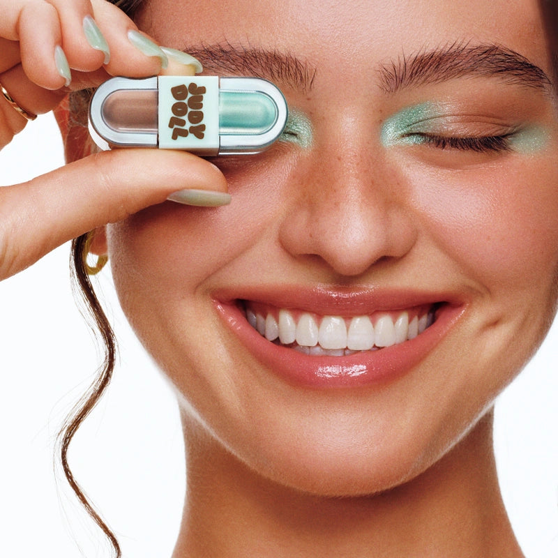 Model Wearing Judydoll Mini Hard Candy Dual-Ended Liquid Eyeshadow
